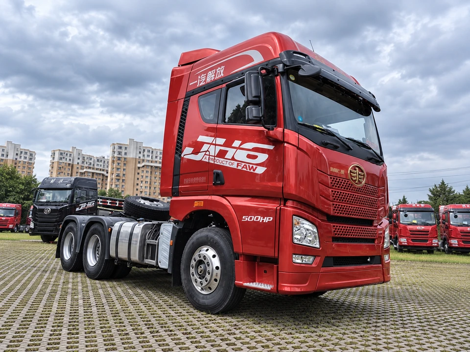 FAW JIEFANG JH6 6×4 CNG Tractor Truck